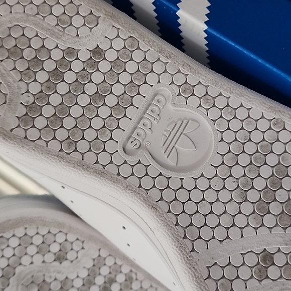 Adidas Stan Smith Hello Kitty - Picture 8 of 16